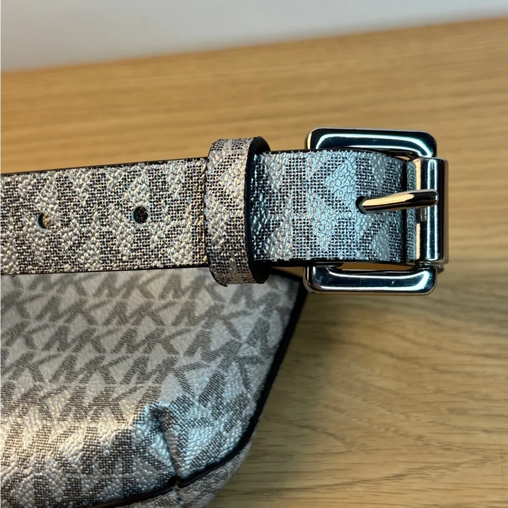Michael Kors Silver Monogram Logo Belt Bag Pack L/XL 556195‎ Mens Womens